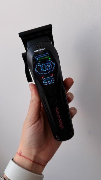 GAMMA+ Профессиональный набор машинки и триммера с цифровым дисплеем NEO PROT&Eacute;G&Eacute; 4148 фото